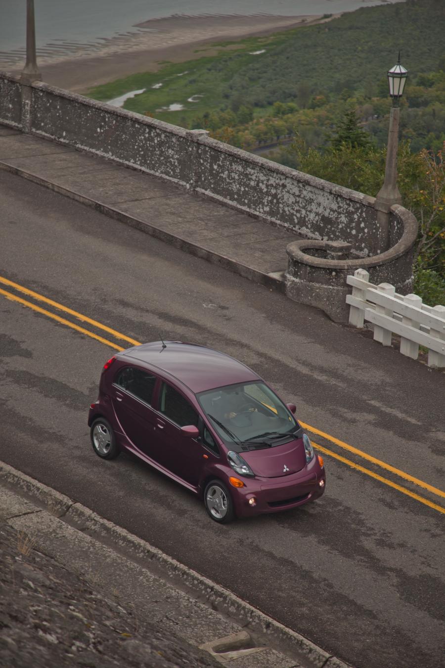  Mitsubishi i-MiEV 2012 года  (US) (фото 114 из 234)